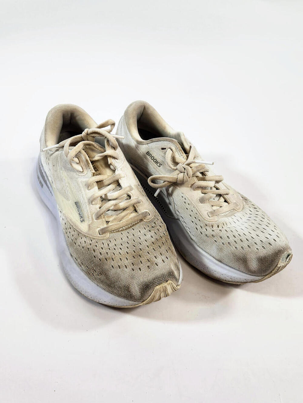 Brooks Beige Mesh Running Shoes Lace-Up Athletic Sneakers